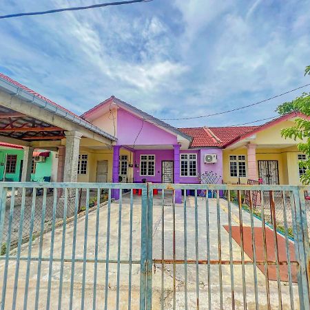 Nail Homestay Kuala Besut エクステリア 写真