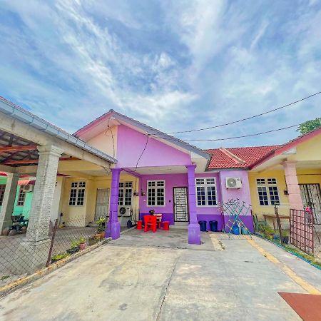 Nail Homestay Kuala Besut エクステリア 写真